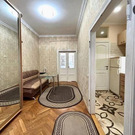 Центр, Біля Медичного Університету, Вулиця Личаківська Leopoli Esterno foto